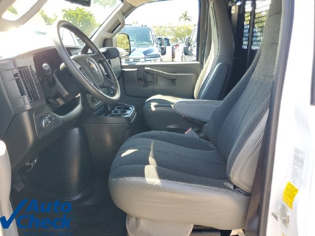 2025 Chevrolet Express Cargo WT