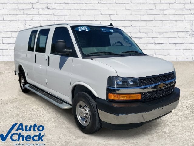2025 Chevrolet Express Cargo WT