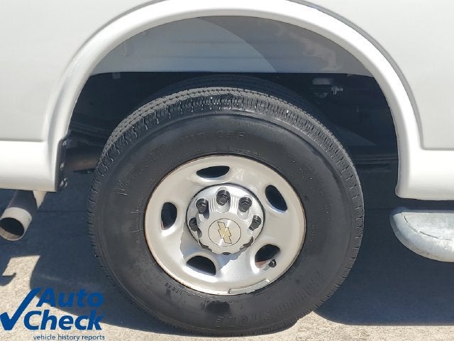 2025 Chevrolet Express Cargo WT