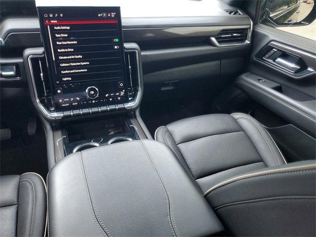 2025 GMC Yukon Elevation