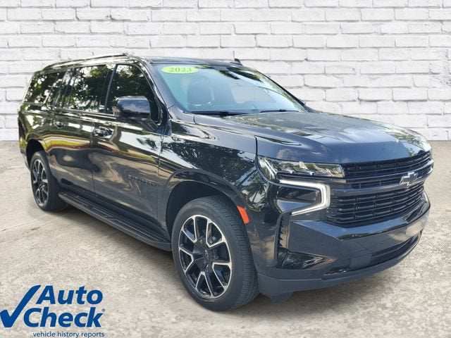 2023 Chevrolet Suburban RST