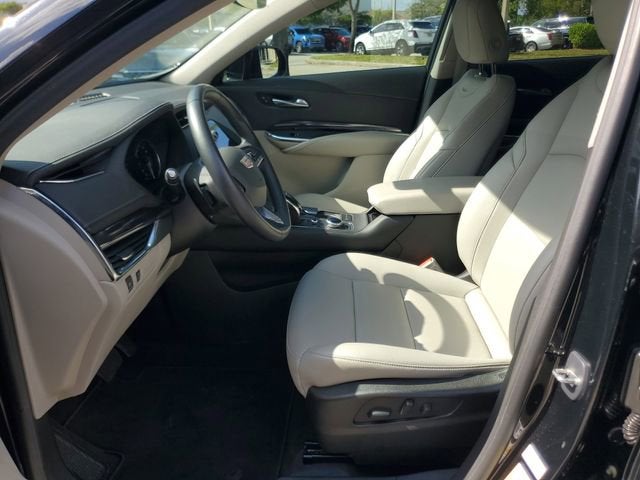 2023 Cadillac XT4 Luxury