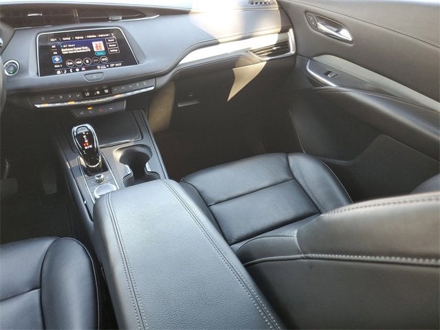 2022 Cadillac XT4 Premium Luxury