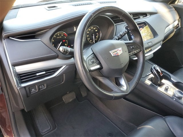 2022 Cadillac XT4 Premium Luxury