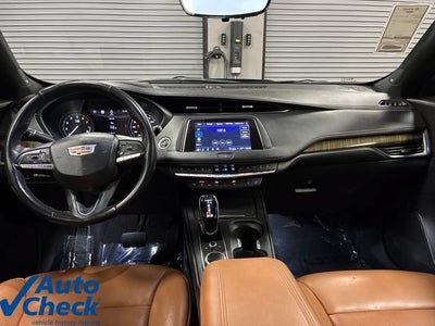 2022 Cadillac XT4 Premium Luxury