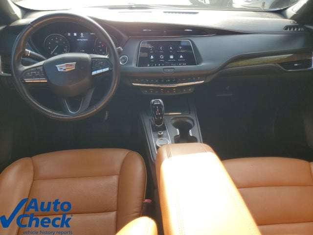 2022 Cadillac XT4 Premium Luxury