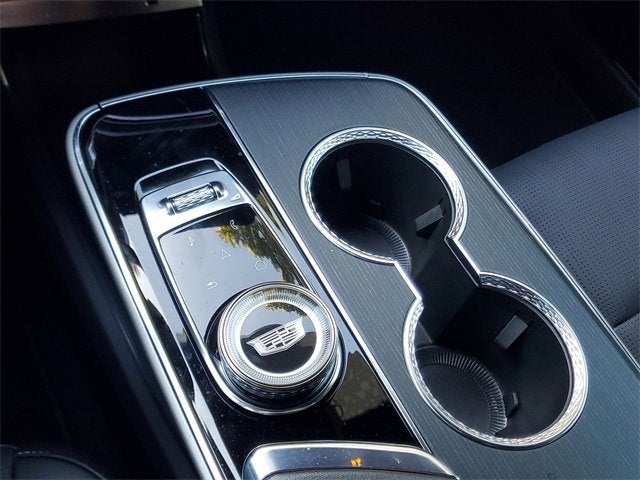 2025 Cadillac LYRIQ Luxury 1