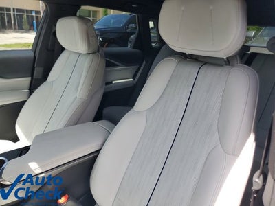 2024 Cadillac LYRIQ Luxury 1