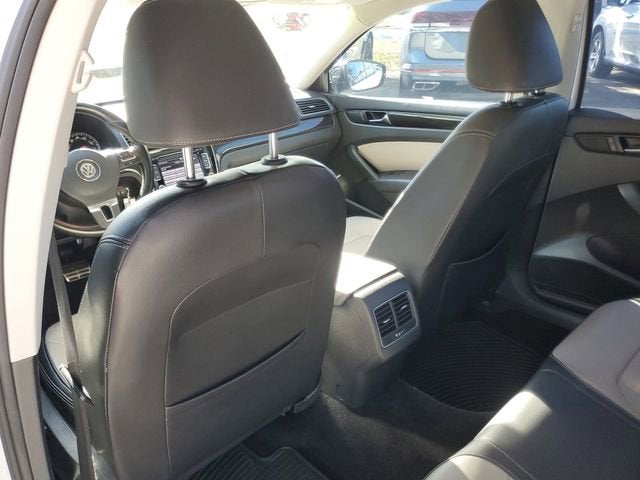2015 Volkswagen Passat 1.8T SE