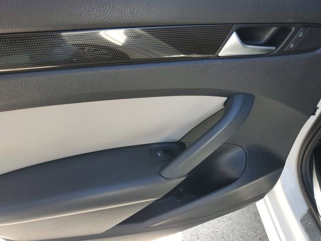 2015 Volkswagen Passat 1.8T SE