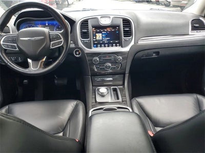 2022 Chrysler 300 Touring L