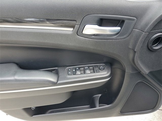 2022 Chrysler 300 Touring L