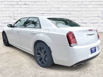2022 Chrysler 300 Touring L