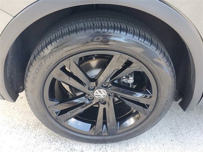 2023 Volkswagen Tiguan SE R-Line Black