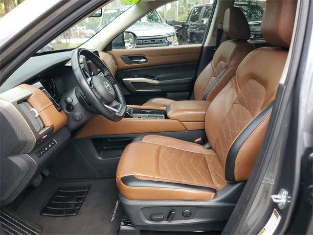 2023 Nissan Pathfinder Platinum