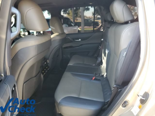 2025 Lexus LX 700h Overtrail