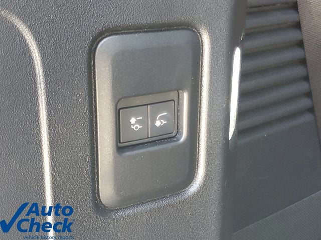 2025 Land Rover Defender 130 P400 X-Dynamic SE