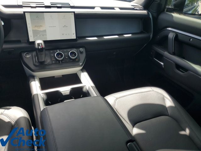 2025 Land Rover Defender 130 P400 X-Dynamic SE