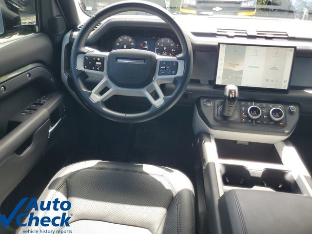 2025 Land Rover Defender 130 P400 X-Dynamic SE