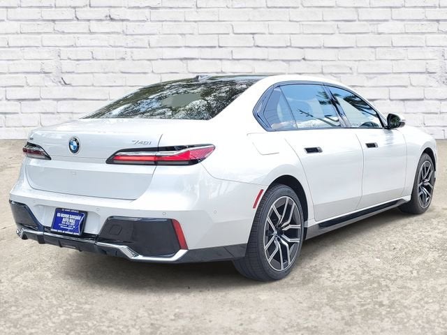 2025 BMW 7 Series 740i xDrive