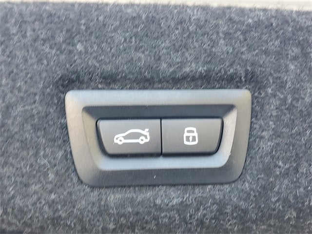 2025 BMW 5 Series 530i