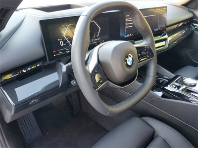 2025 BMW 5 Series 530i