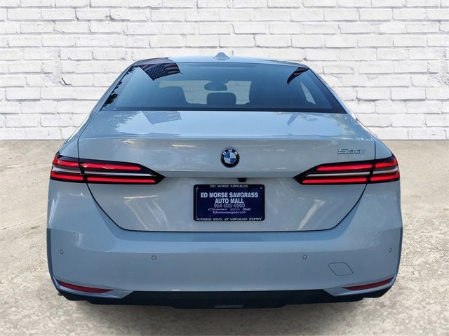 2025 BMW 5 Series 530i