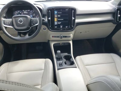 2021 Volvo XC40 Momentum