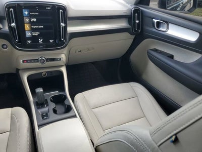 2021 Volvo XC40 Momentum