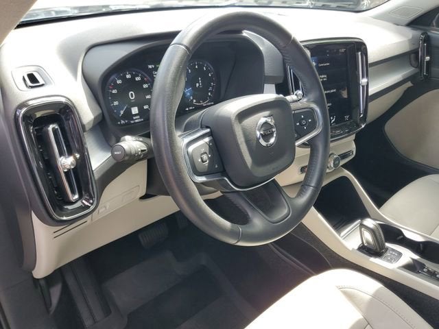 2021 Volvo XC40 Momentum